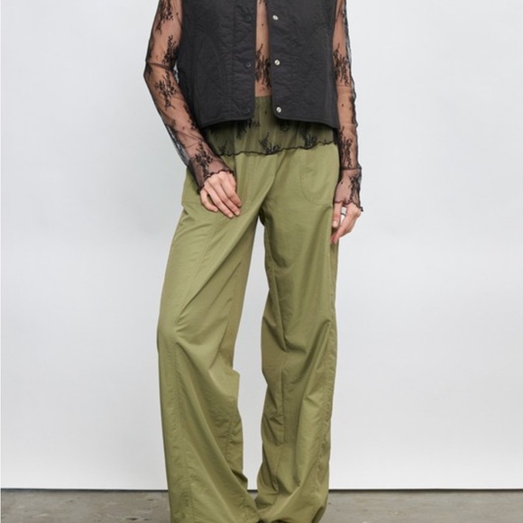 Elastic Drawstring Waist and Bottom Detail - Picture 5 of 6